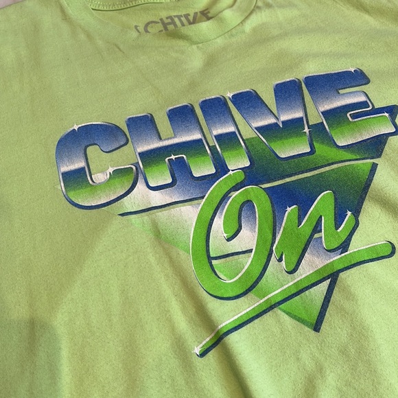 🌷 FREE MENS LARGE KCCO THE CHIVE TSHIRT - Picture 2 of 2